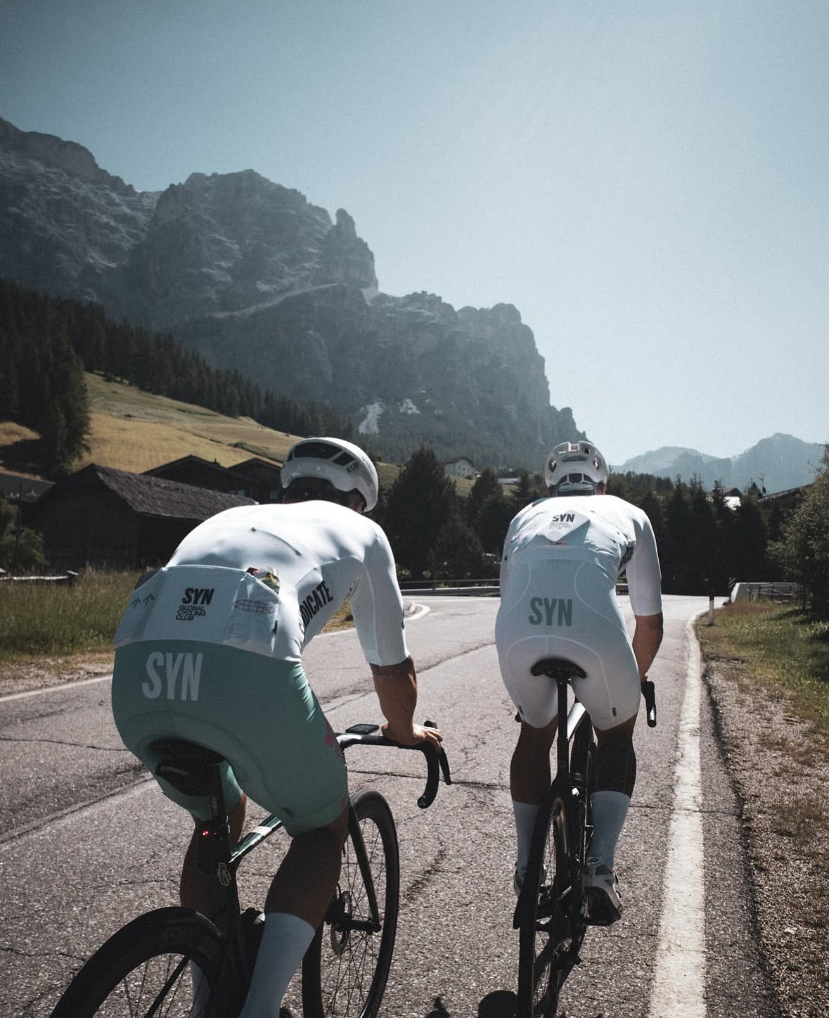 Hvad er en god pude i cykelbukser? Og hvad er forskellen på SYN Training og SYN Pro bib shorts?