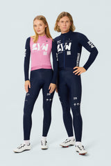 SYN Men's Pro Team APEX Thermal Langærmet Jersey 2.0 - Dark Blue - modelbillede - AW26_PRO_TEAM_APEX_couple_5751