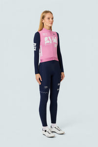 SYN Women's Pro Team APEX Club Vest 2.0 - Blush - modelbillede - AW26_PRO_TEAM_APEX_female_2_24097