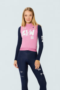 SYN Women's Pro Team APEX Club Vest 2.0 - Blush - modelbillede - AW26_PRO_TEAM_APEX_female_2_24108