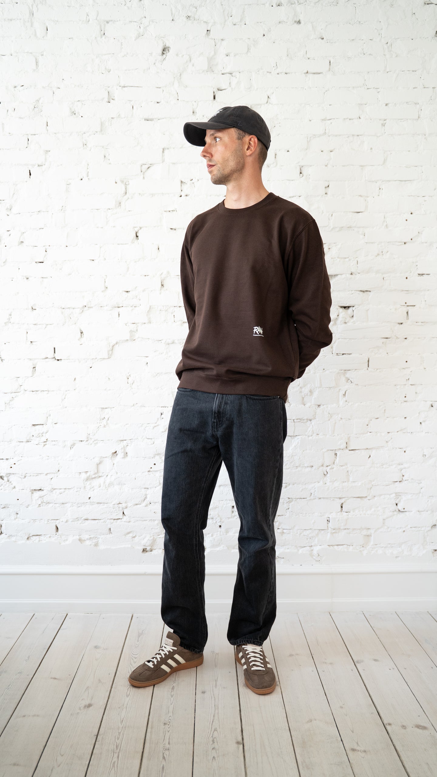 Endless Roads Roadmark - Crewneck Dark Brown