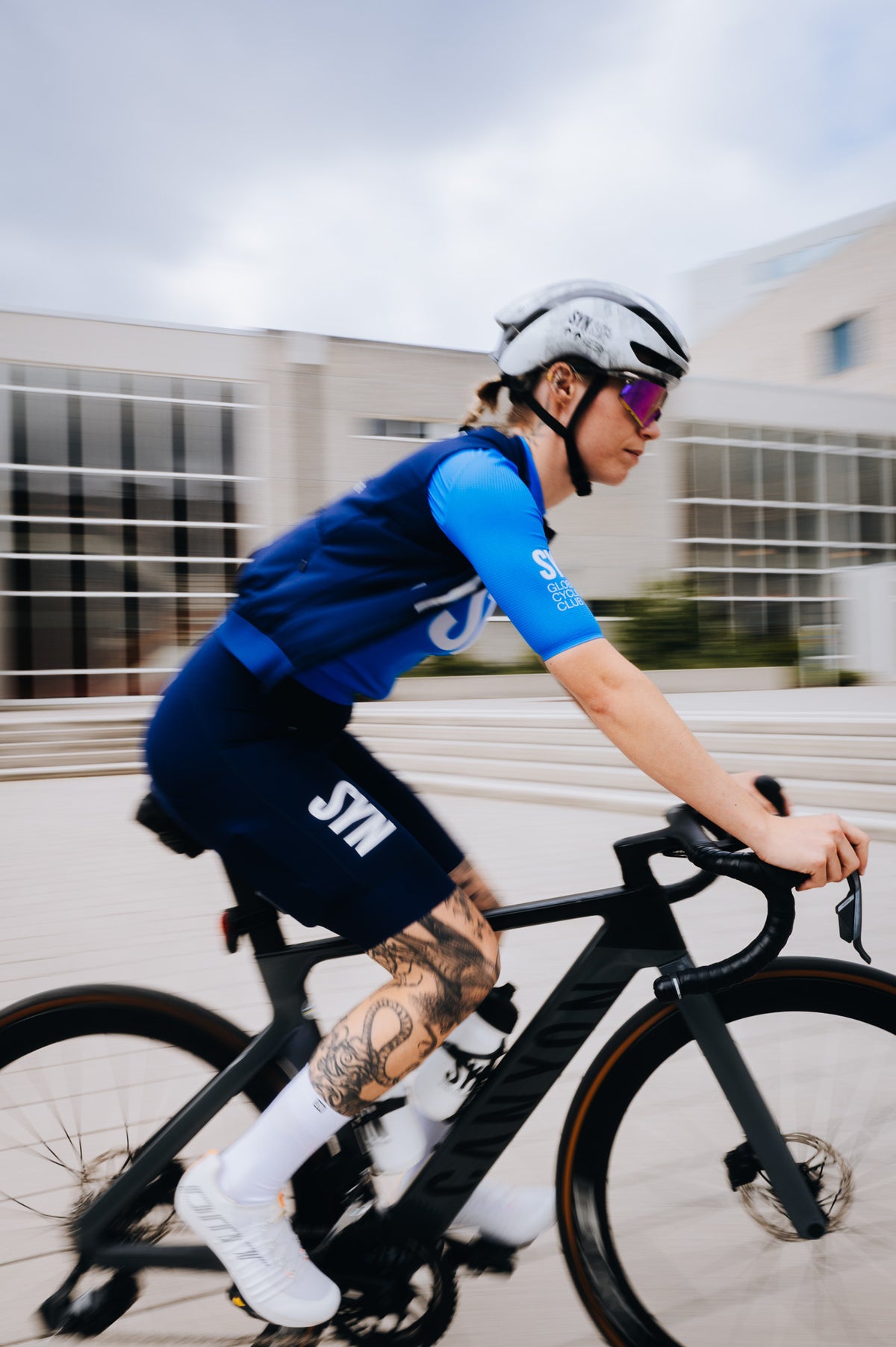 SYN Women's Pro 2.0 Bib Shorts - Dark Blue
