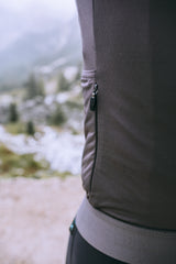 SYN Men's Pro Universal SL Vest Ash- Ultralet, vind- og vandtæt cykelvest
