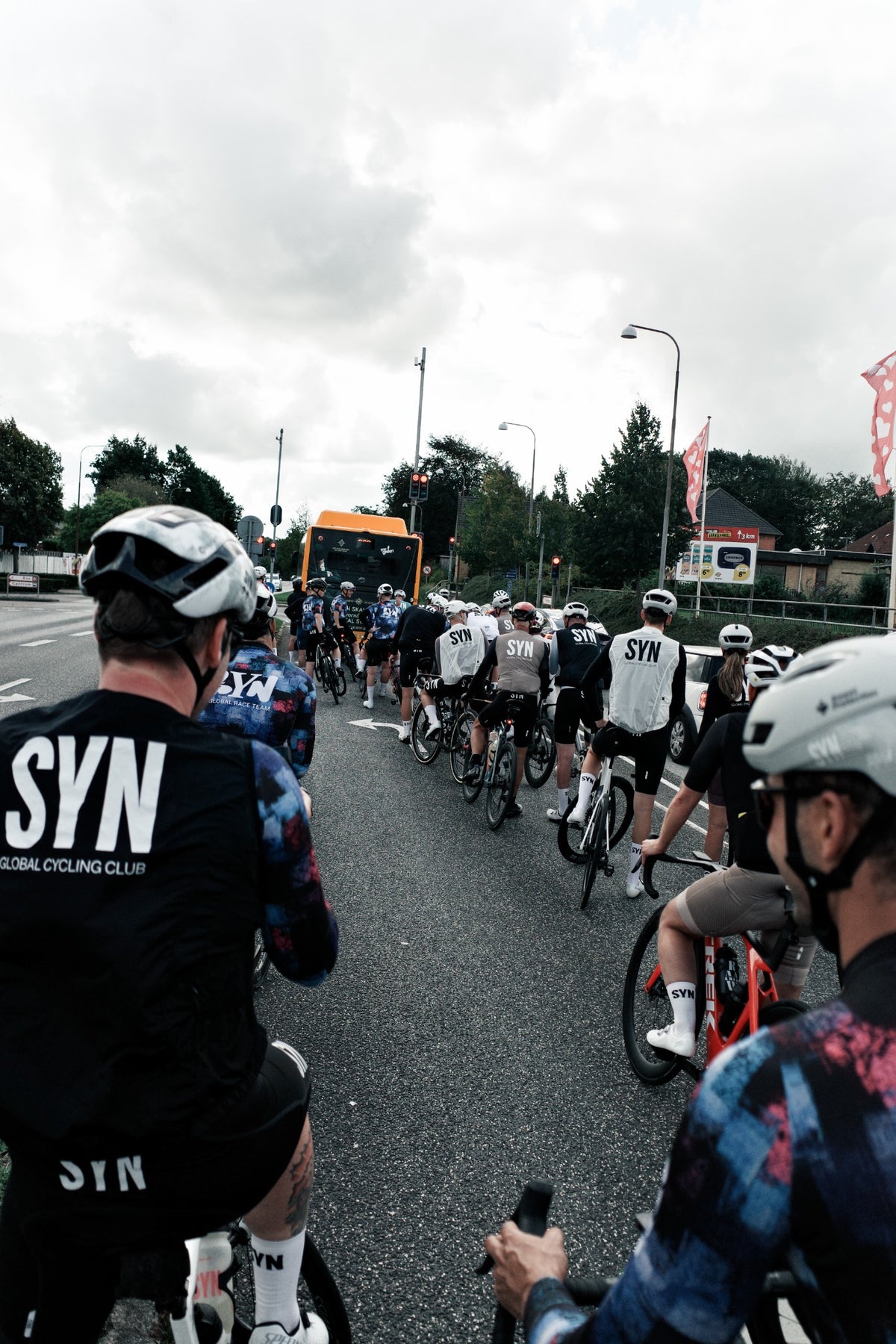 RAAW Community samlet på en fælles cykeltur