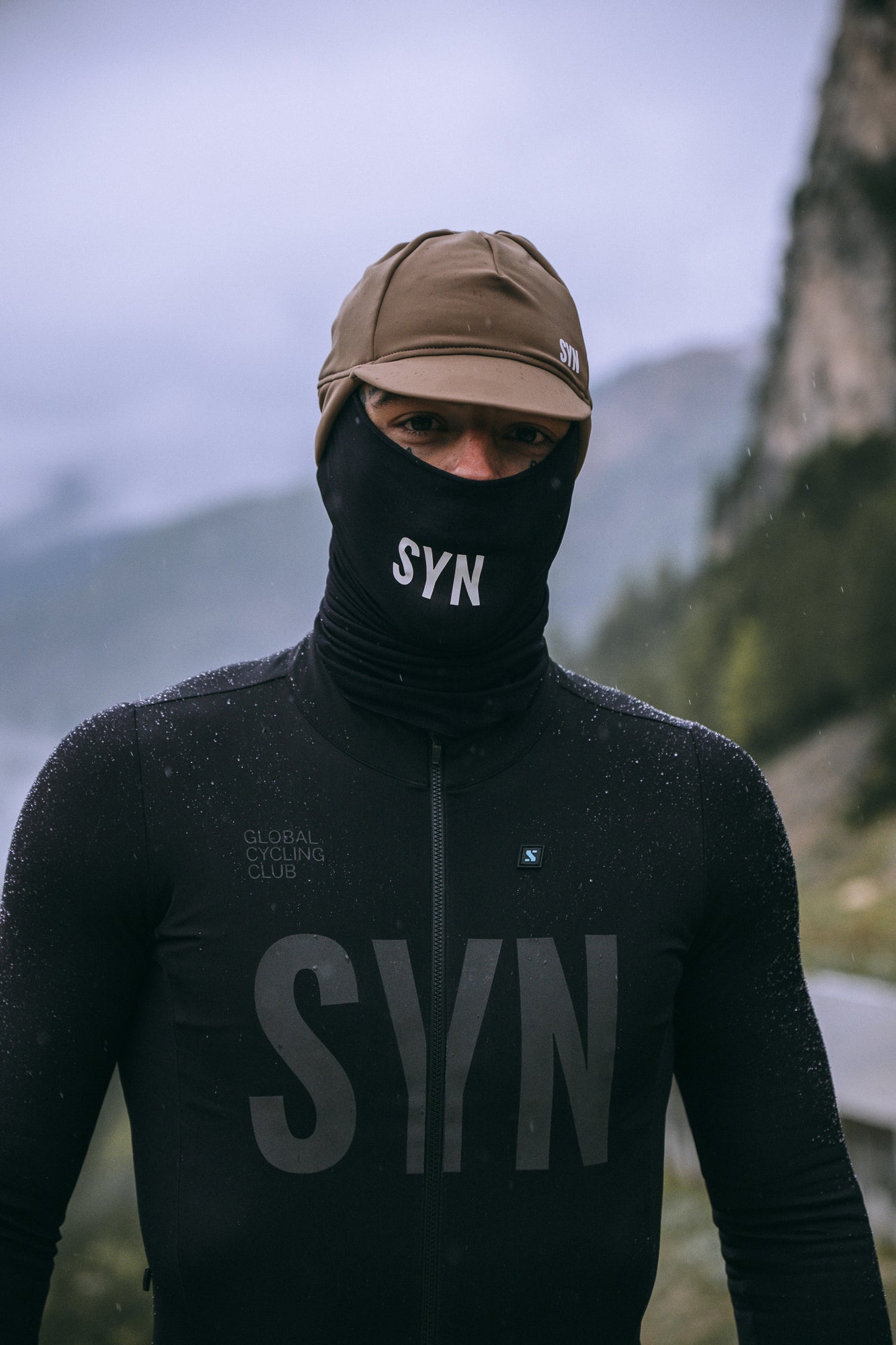 SYN Vinter Hue Almond– Vind- og vandafvisende cykelhue til vintertræning